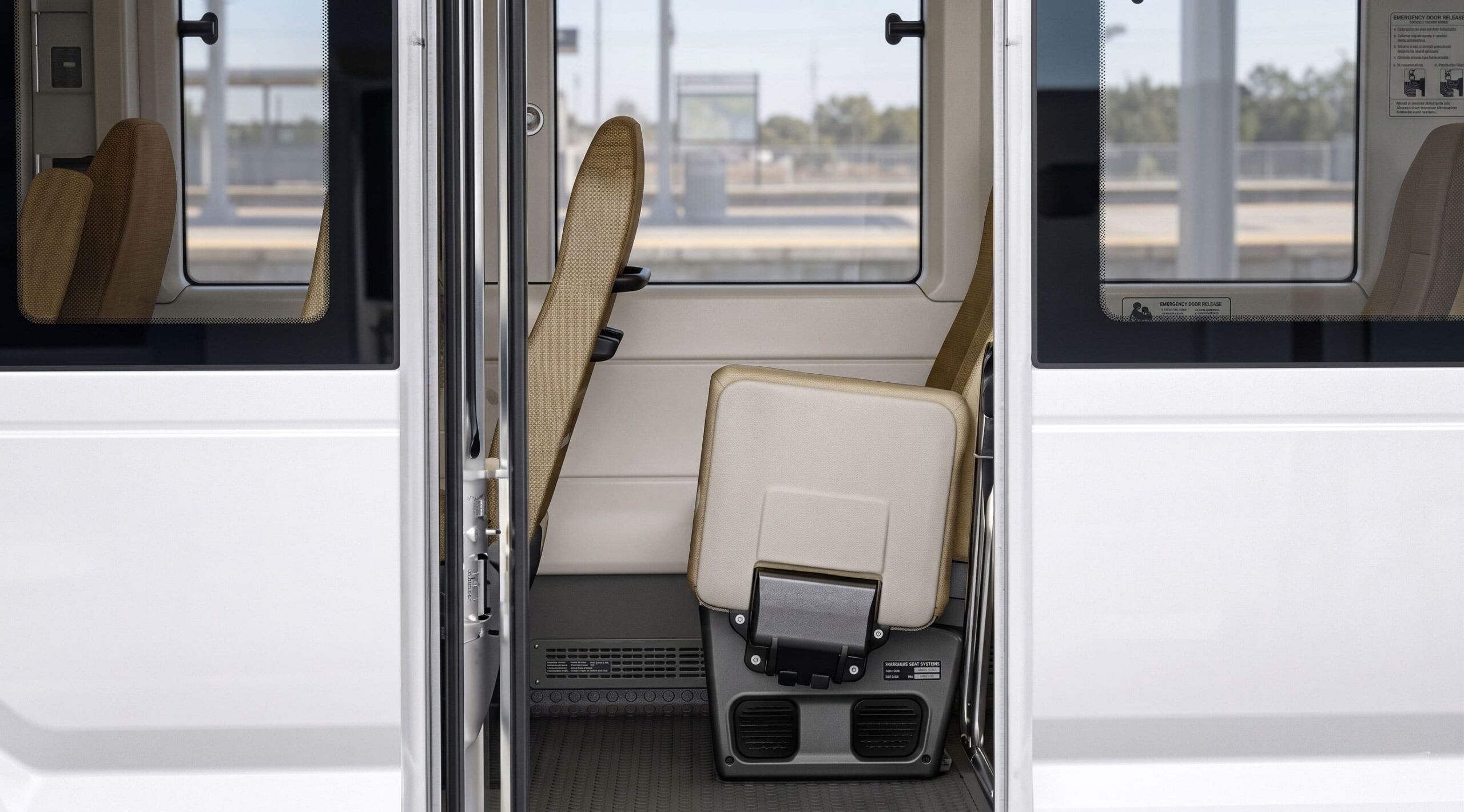 Toyota Coaster photo 1