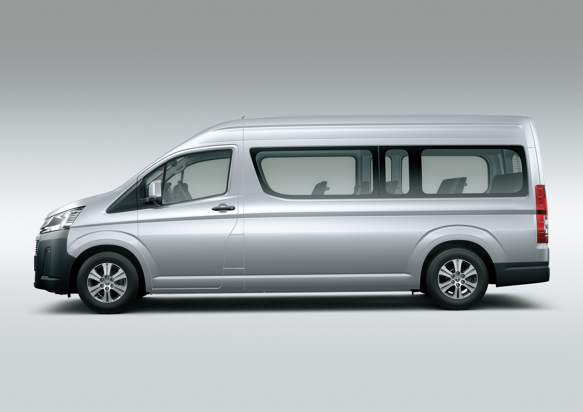 Toyota Hiace photo 1