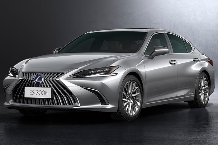 Lexus ES300h 7th gen photo 6