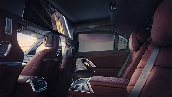 BMW 7 Series photo 2