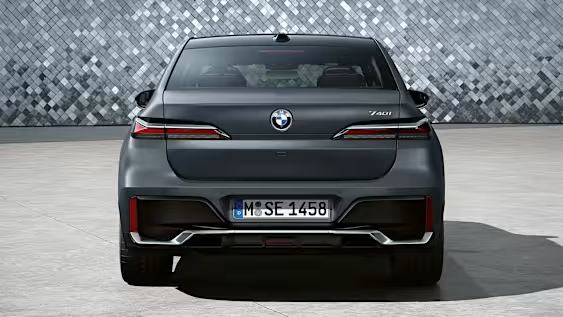 BMW 7 Series photo 4
